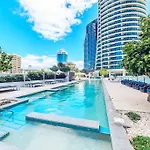 Hilton Surfers - 4Bd Large Beach Views