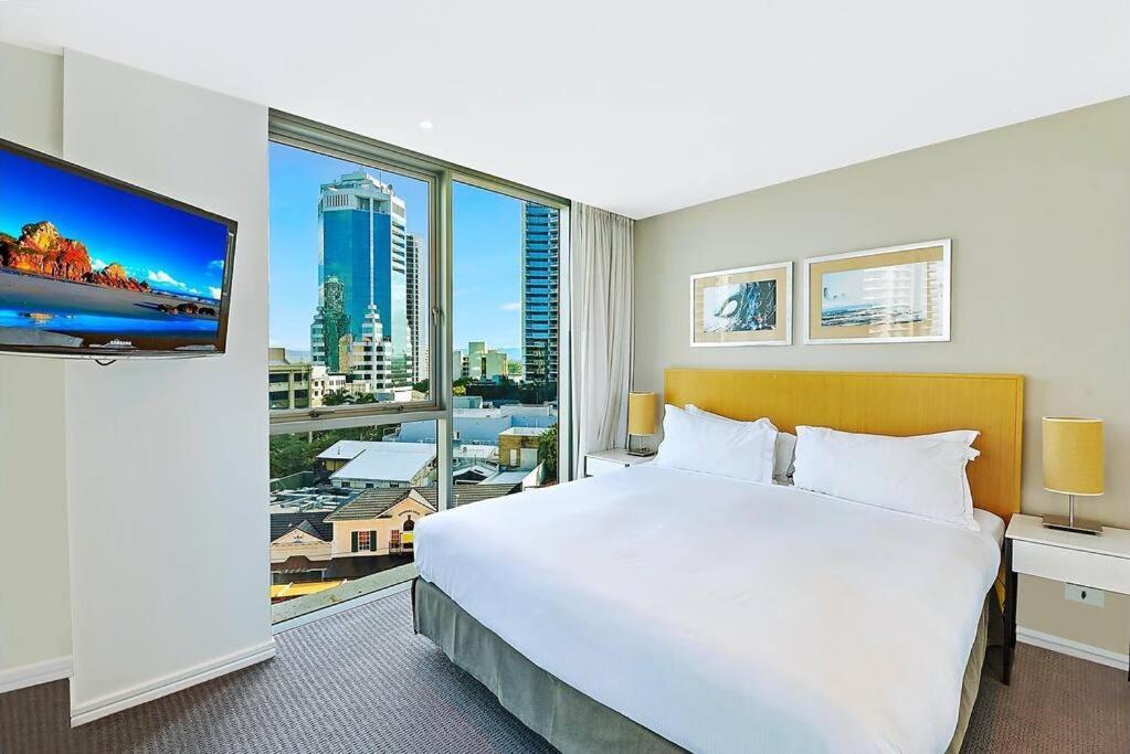 Hilton Surfers - 4bd Large Views Apartment
