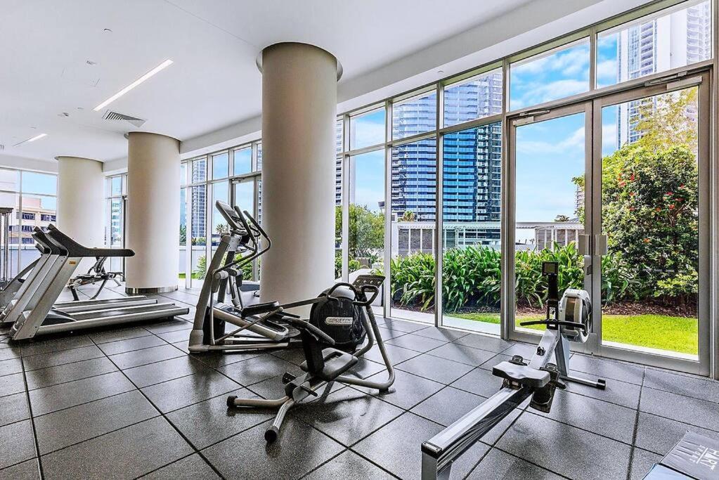 Hilton Surfers - 4bd Large Views Gold Coast