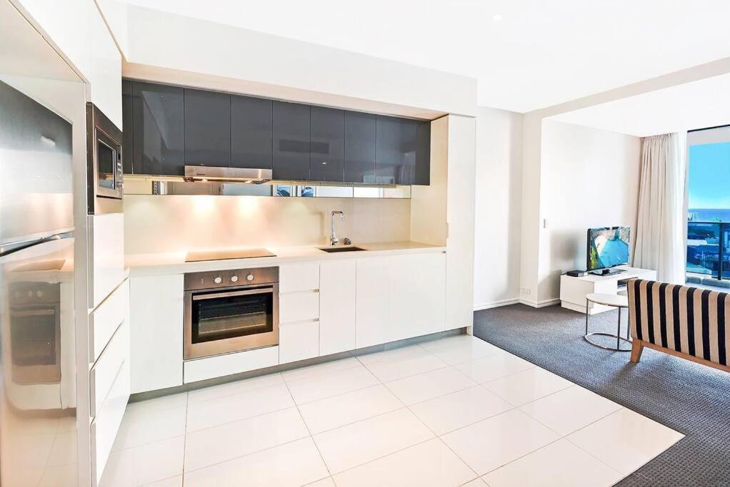 Hilton Surfers - 4bd Large Views Apartment Gold Coast